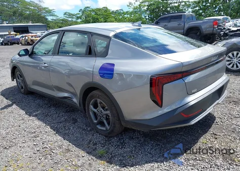 2025 Kia K4 Lxs из США, поврежденный, VIN 3KPFT4DE7SE026605